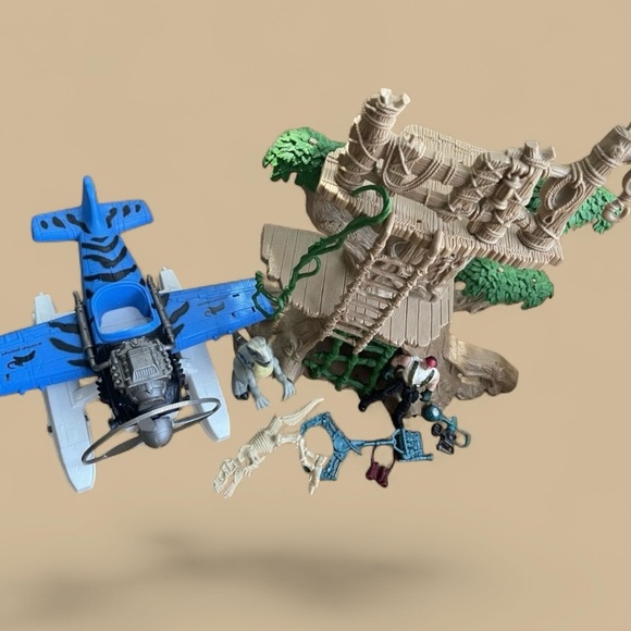 Animal Planet Dinosaur Adventure Treehouse Playset - Picture 2 of 6